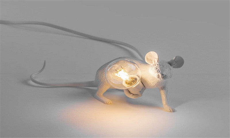 Weiße Maus LED Tischlampe, modernes Stimmungslicht und Dekoration für den Schreibtisch.
