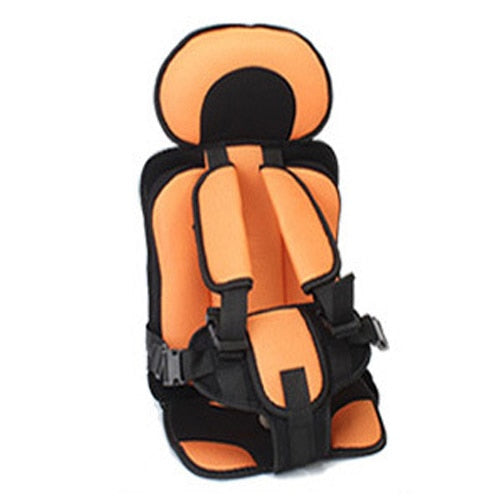Rückseite des SafeRider Pro Kindersitzes, zeigt die robuste ISOFIX-Verankerung für sicheren Halt.