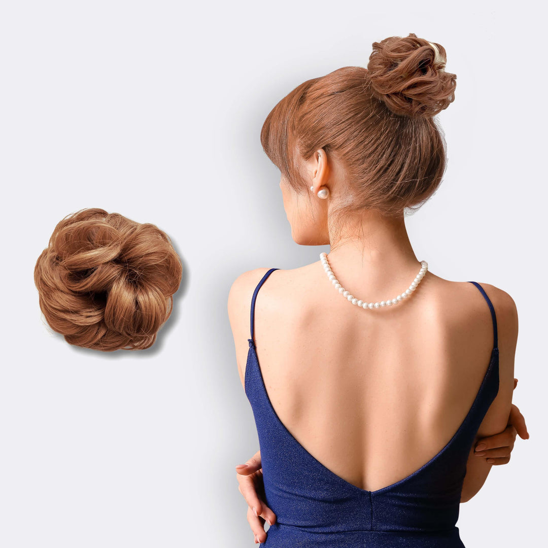 Praktisches Haar Accessoire: Scrunchie für voluminösen Dutt-Look, Blond.