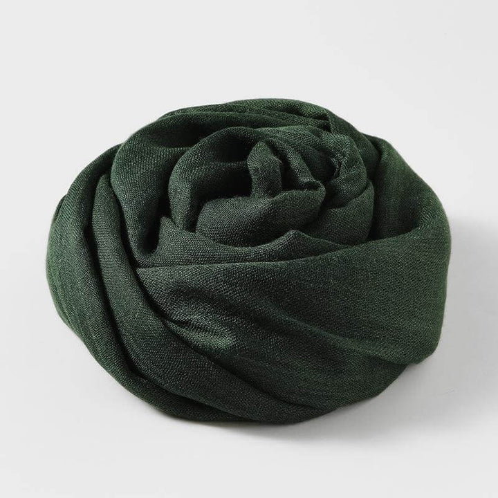 Vielseitiger Damen Schal, 180x100 cm, aus atmungsaktiver Polyester-Mischung, perfekt für warme Tage.
