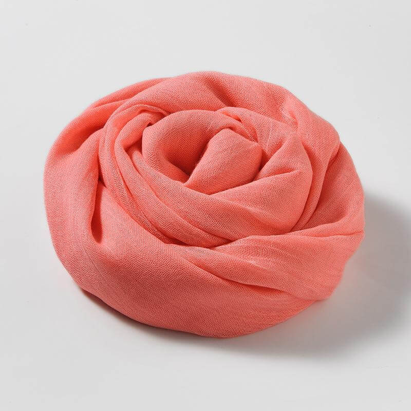 Eleganter Damen Schal, 180x100 cm, aus Polyester-Mischung, leicht, weich und hautfreundlich.