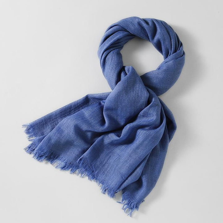 Großer Damen Schal (180x100 cm) aus leichter Polyester-Mischung, vielseitig als Tuch oder Reise-Accessoire.
