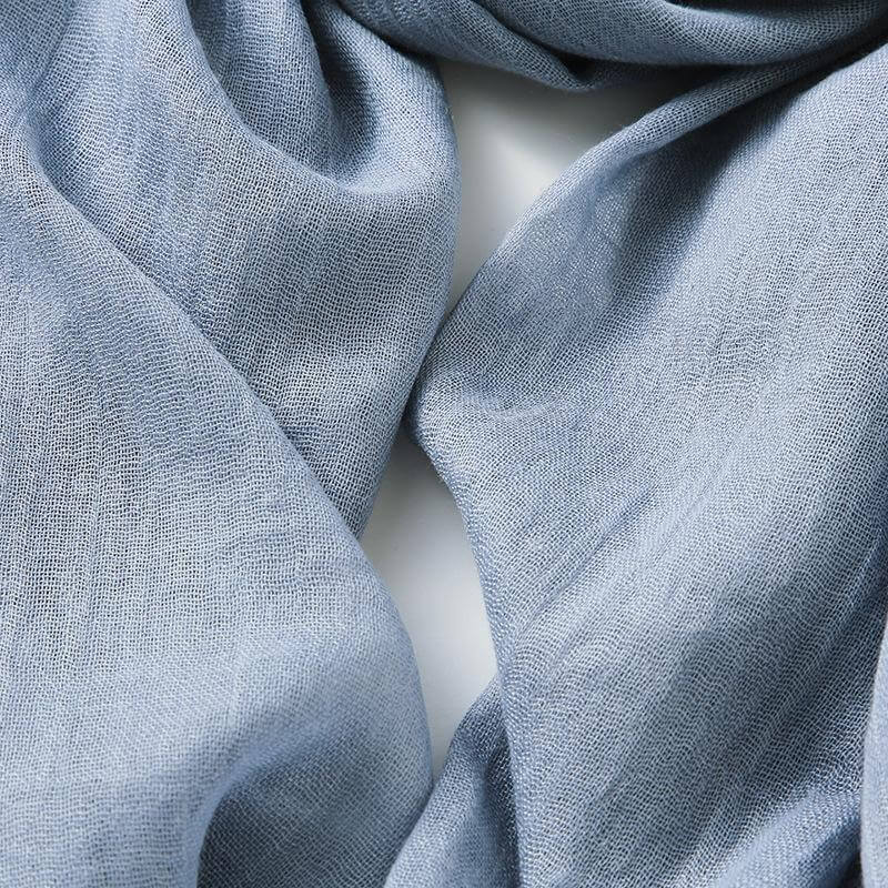Großer Damen Schal aus Polyester-Mischung, 180x100 cm, leicht, weich & vielseitig als Mode-Highlight.