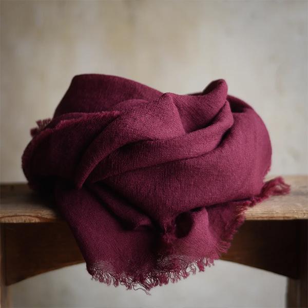 Eleganter Damen Schal, 180x100 cm, aus Polyester-Mischung, weich und sanft zur Haut.