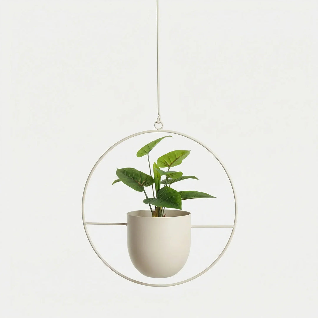 Elegantes Wohnaccessoire: Geometrischer Pflanzenhänger. Ideal für kleine Topfpflanzen.