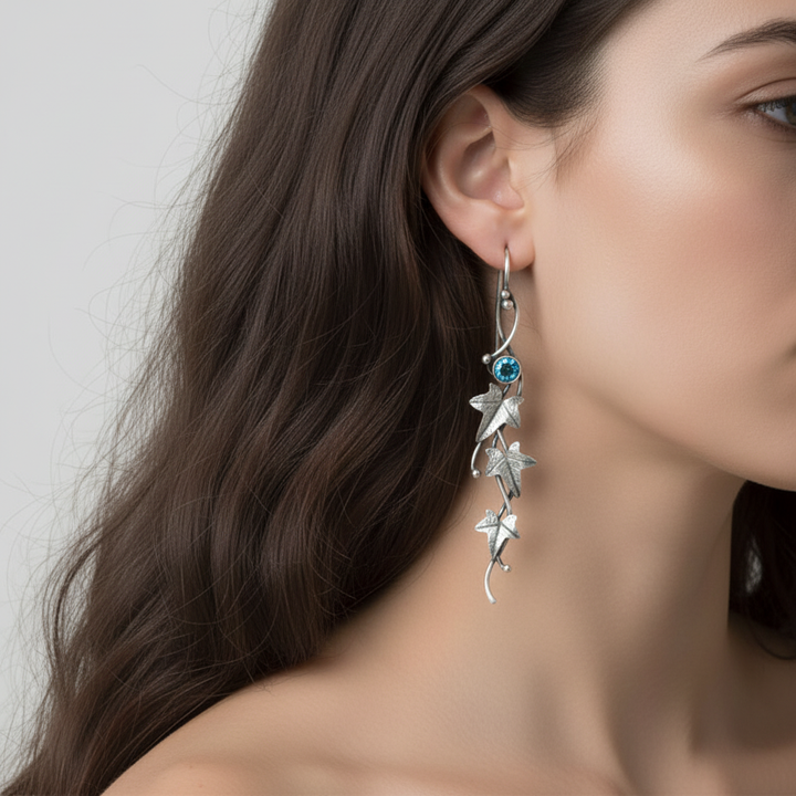 Exklusive Damen Ohrringe mit filigranem Blattform-Design. Handgefertigt aus hochwertigem Sterlingsilber.