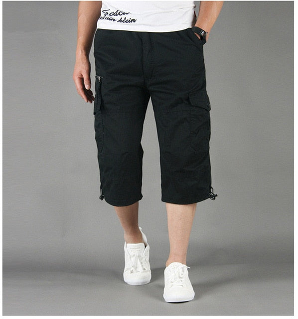Herren 3/4 Cargo Hose mit Relaxed Fit, super bequem. Ideal als Sommerhose für Freizeitaktivitäten.