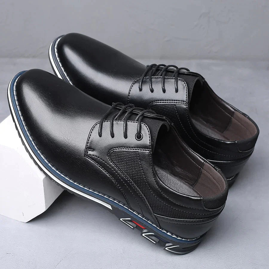 Stilvolle orthopädische Komfortschuhe für Herren, ideal für Business und Alltag, mit dämpfendem Fußbett.