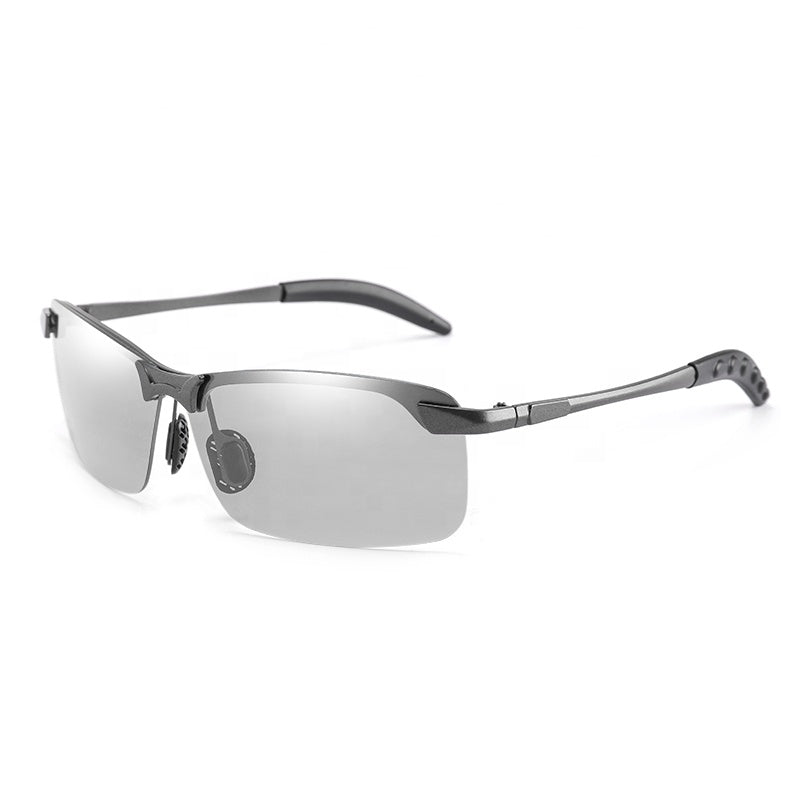Hochwertige photochrome Reisebrille für Herren & Damen, polarisiert & UV400 geschützt, perfekt für jede Lichtbedingung.