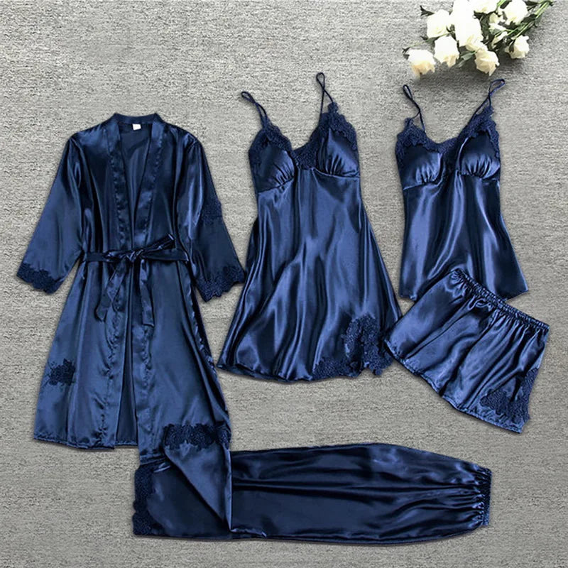 Elegantes Damen 5-teiliges Pyjama-Set mit Morgenmantel. Luxuriöse Nachtwäsche & Loungewear für Frauen.