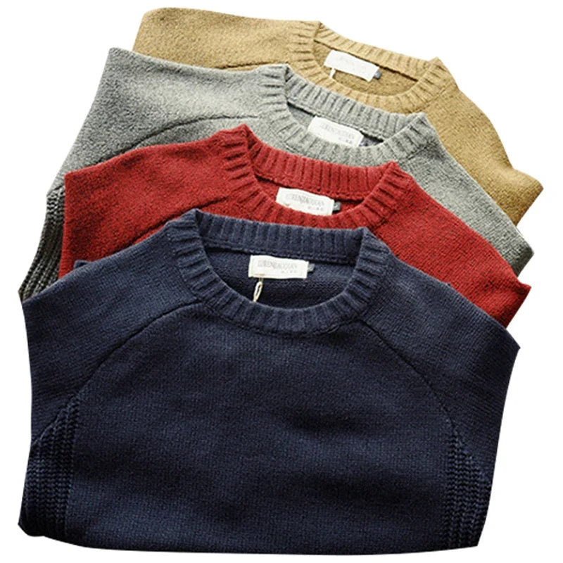 Bequemer Herren Strickpullover mit eleganten Ellenbogen-Patches. Perfekt für Casual Wear & Freizeitmode im Herbst.