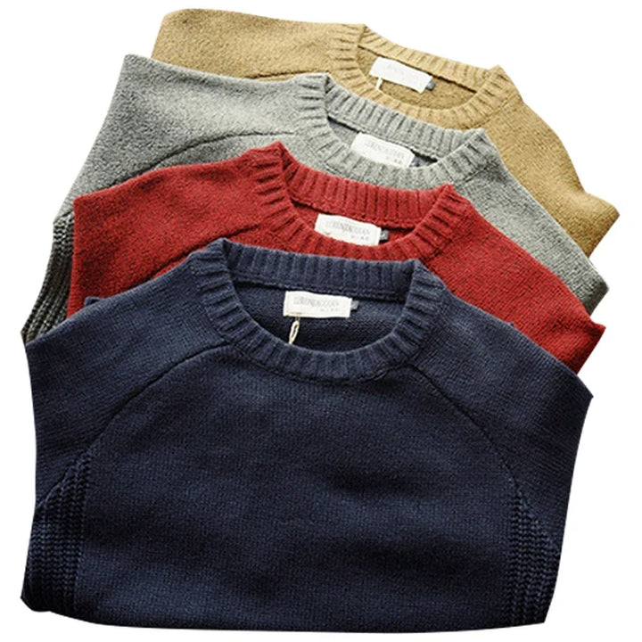 Bequemer Herren Strickpullover mit eleganten Ellenbogen-Patches. Perfekt für Casual Wear & Freizeitmode im Herbst.
