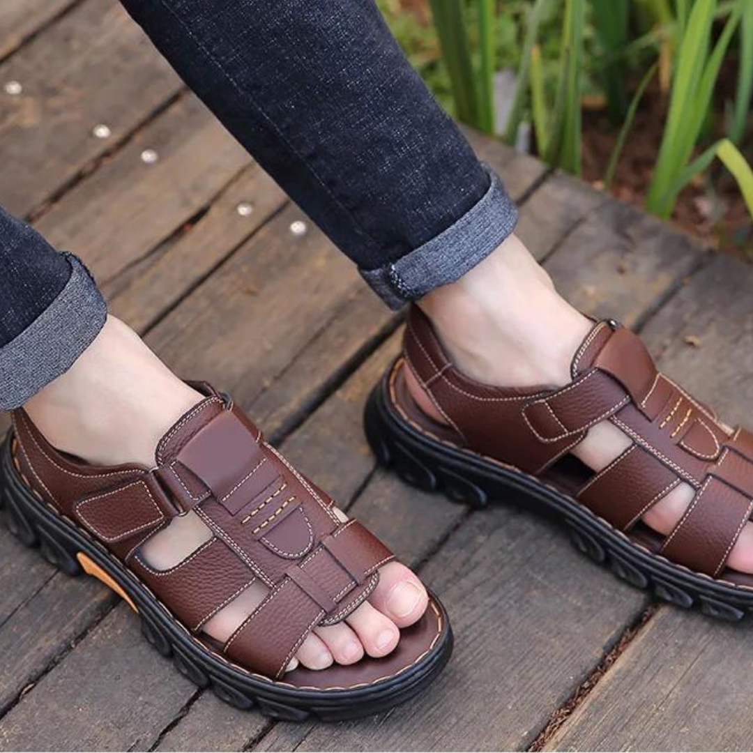 Thijs Herrenschuhe: Orthopädische Sommersandalen mit Fußunterstützung, bequem und langlebig aus Leder.