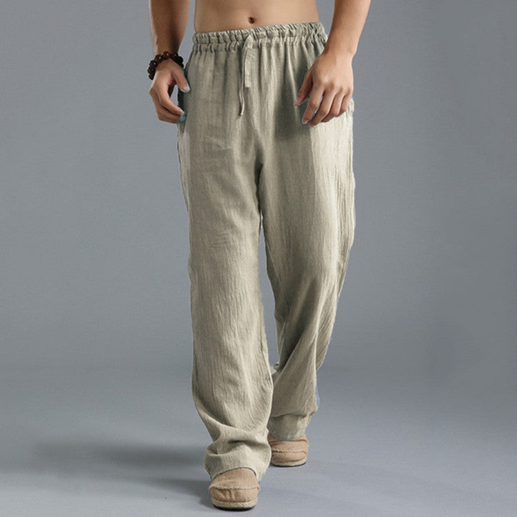 Khakifarbene Herren Sommerhose, leicht & bequem, ideal für entspannte Tage & stylische Looks.