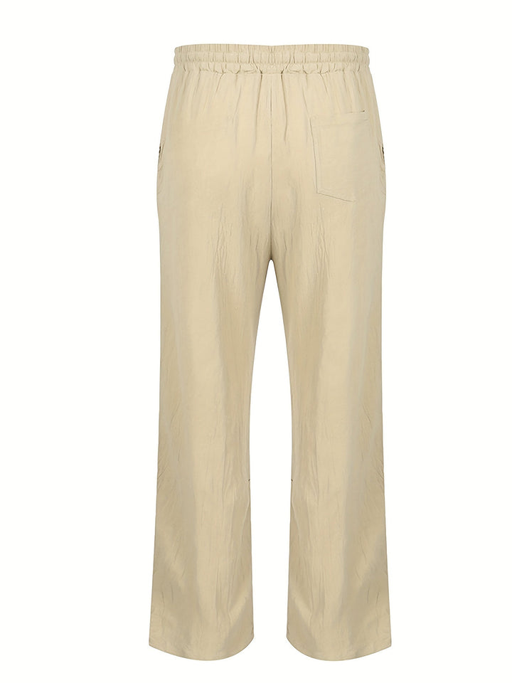 Stylische Khaki Sommerhose für Herren, leichtes Gewebe, atmungsaktiv & mit bequemem Bund.