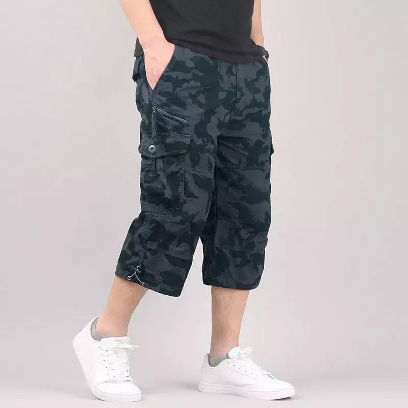 Praktische Herren 3/4 Cargo Hose für Freizeit & Outdoor. Mit bequemem Schnitt und funktionellen Taschen.