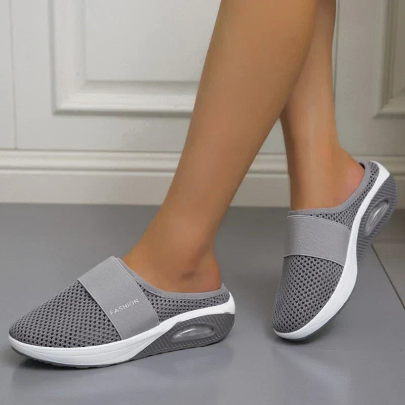 Atmungsaktives Obermaterial der OrthoAir Damen Luftkissen-Sneaker, sorgt für Komfort & Luftzirkulation.