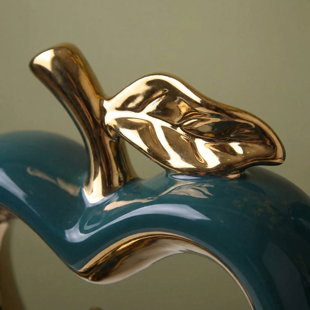 Dekorative Apfel Skulptur aus Keramik, modern und elegant. Perfektes Design Geschenk oder Wohnzimmer Akzent.