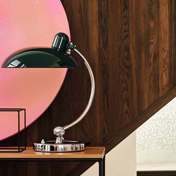 Zeitlose Vintage Tischlampe Metall, verstellbar, E27 Fassung, für modernes Büro & Retro Wohnzimmer Ambiente.