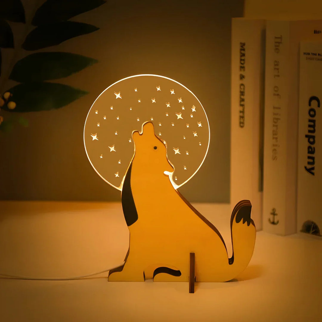 Dekorative WildGlow Tier-Tischlampe für Kinderzimmer. Stilvolles Nachtlicht aus Naturholz für gemütliche Dekoration.