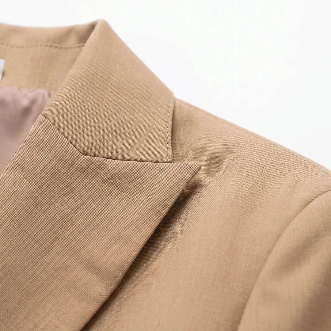 Damen Hosenanzug Khaki, bequemer & eleganter Zweiteiler. Perfekt für Freizeitmode oder ein stilvolles Büro-Outfit.