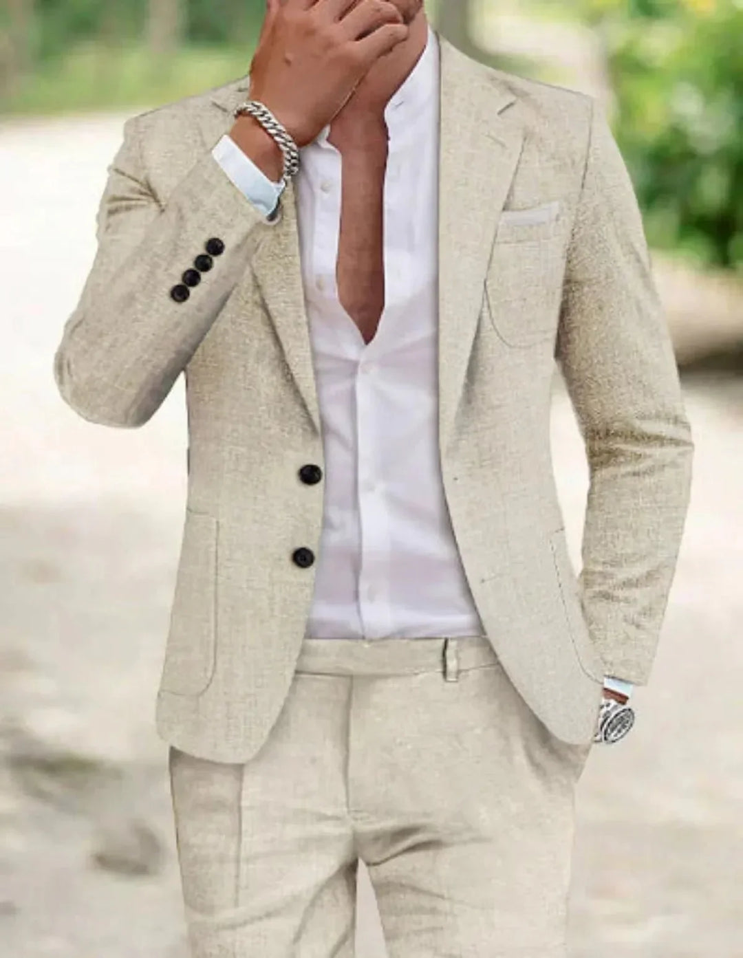 Klassischer Herren Hochzeitsanzug in elegantem Design für den Bräutigam, perfekt für formelle Anlässe.