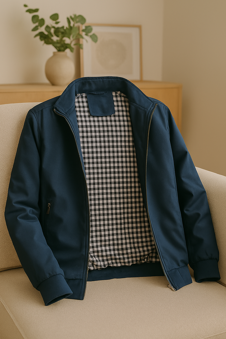 Stylische Herren Bomberjacke im Slim Fit, perfekt für Casual Looks und modernen Streetstyle im Herbst.
