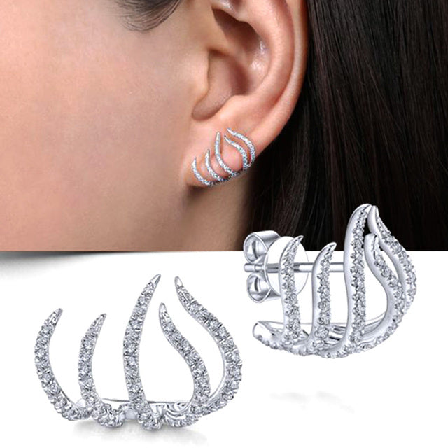 Elegante Damen Klauen-Ohrstecker mit funkelnden AAA-CZ Kristallen, modern und stilvoll für Frauen.