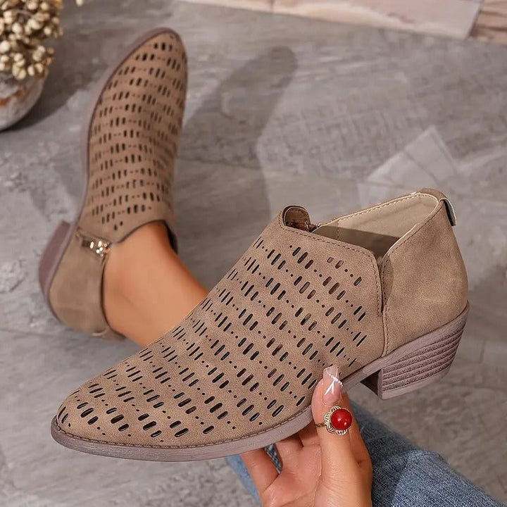 Vielseitige Komfortstiefel für Damen: rutschfest, atmungsaktiv & stilvoll für jeden Anlass.