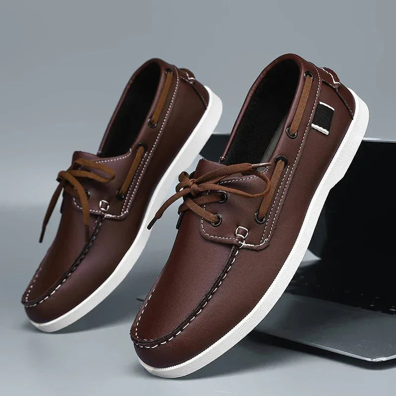Bequeme Herren Slipper Slip-On mit orthopädischer Sohle für Alltagskomfort. Leichte Freizeitschuhe.