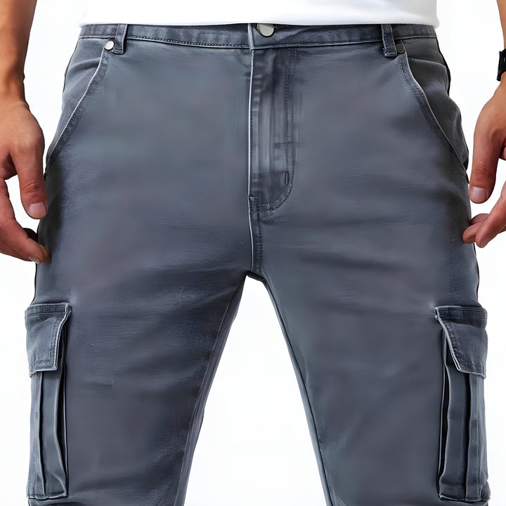 Vielseitige Outdoor-Hose: Herren Slim Fit Cargohose Tim mit schmaler Passform und robusten Taschen.