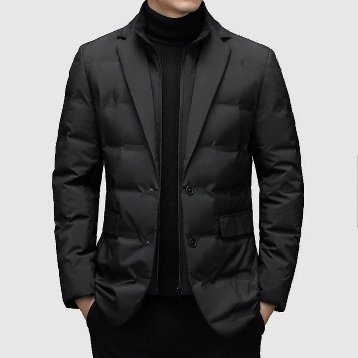 Stilvolle Herren Daunenjacke für Winter & Herbst. Ultraleicht, warm und bequem. Perfekt als Freizeit- & Winterjacke.
