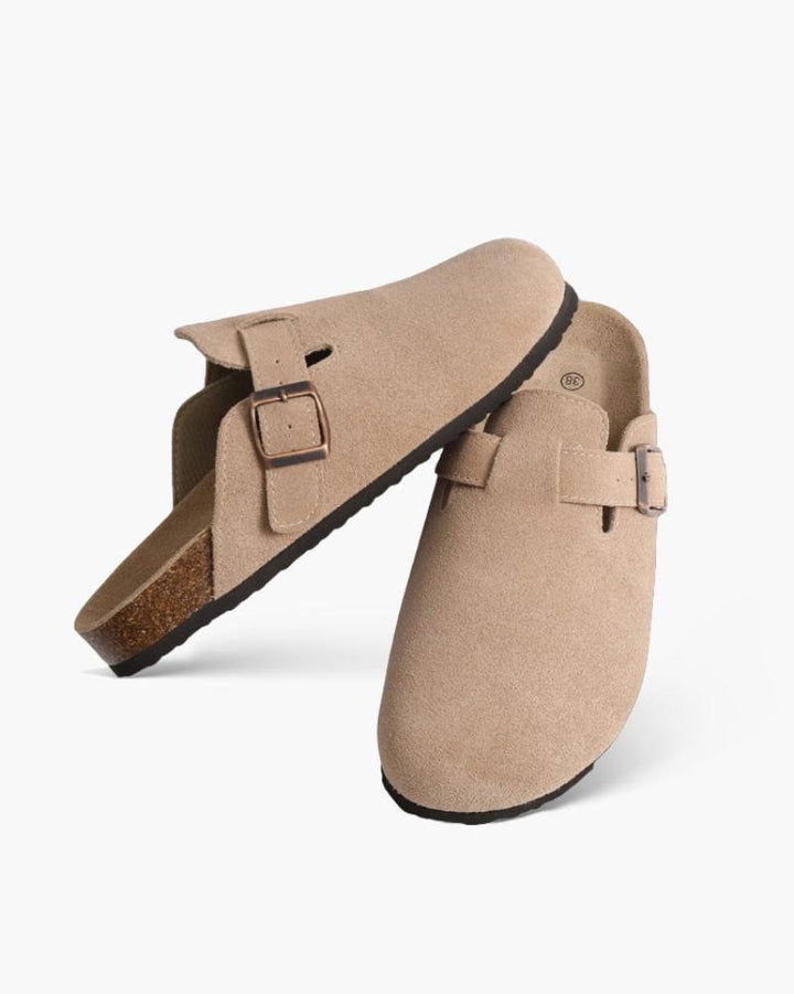 Robuste Herren Clogs mit rutschfester Sohle, perfekt als bequeme Slip-On-Alltagsschuhe für Männer.