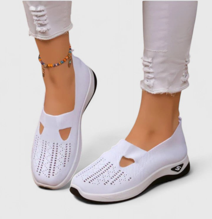 Bequeme Damen Slip-On Mesh-Sneaker, ideal für lange Spaziergänge und aktiven Alltag. Hoher Komfort.