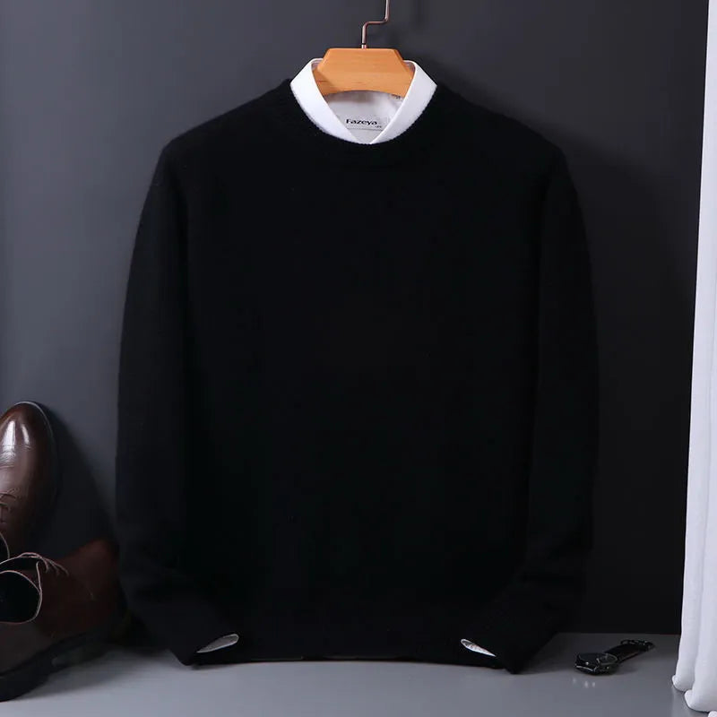 Eleganter Herren Luxus Winter Pullover für stilvollen Komfort. Hochwertiger, warmer Herrenpullover in klassischer Farbe.
