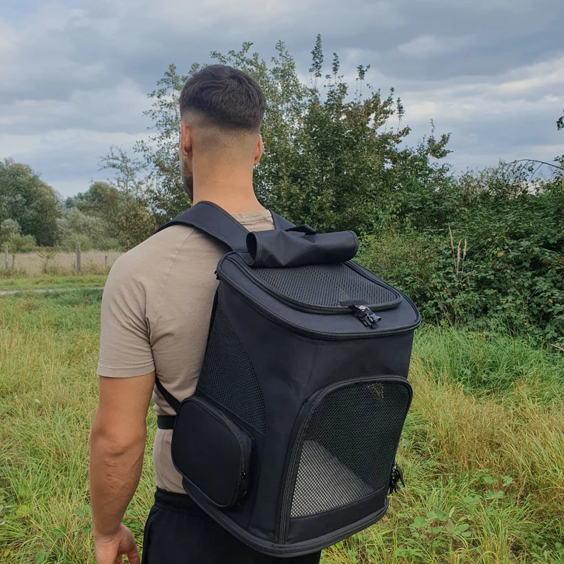 Robuster Katzenrucksack aus hochwertigem Material für sicheren & langlebigen Haustiertransport.