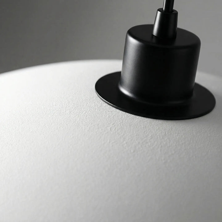 Japanische Pendelleuchte im minimalistischen Design. Stilvolle Deckenlampe schafft warmes, sanftes Licht im Wohn- & Esszimmer.