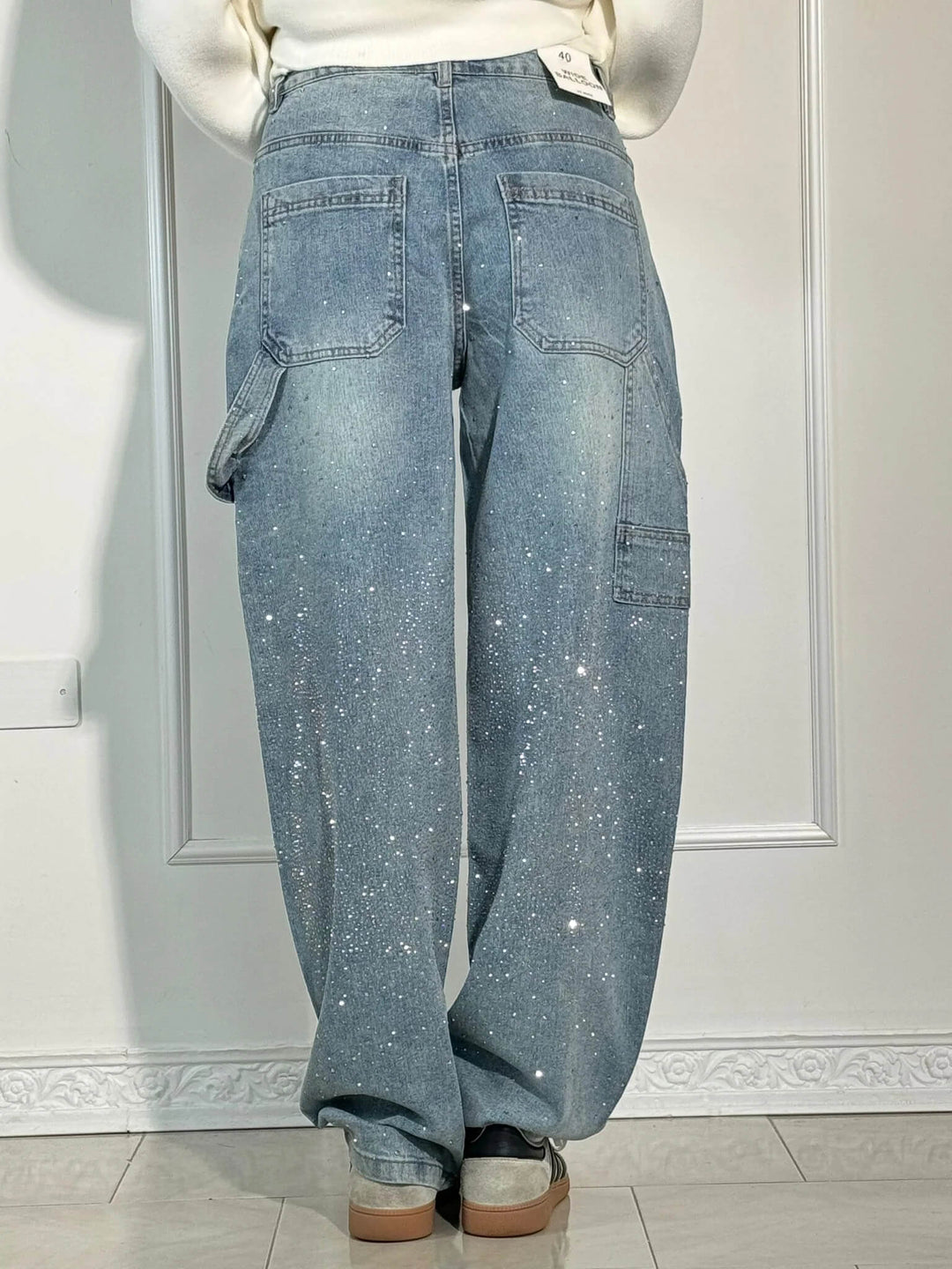 Komfortable Damen Wide Leg Jeans mit dezenten Glitzer-Applikationen, perfekte Baggy Hose für Trends.