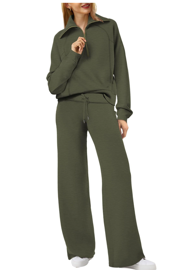 Komfortabler Damen Jogging Zweiteiler aus weichem Stoff. Ideal als Loungewear Set oder gemütlicher Hausanzug für Damen.