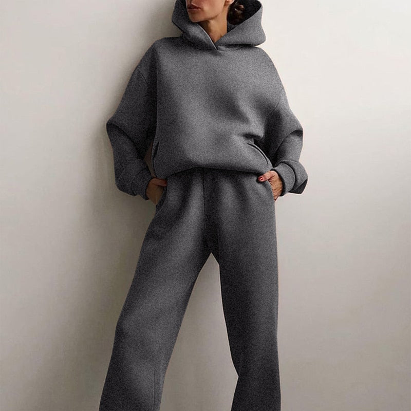 Komfortable Damen Freizeithose mit Elastikbund, Teil des bequemen 2-Teiler Loungewear Sets.