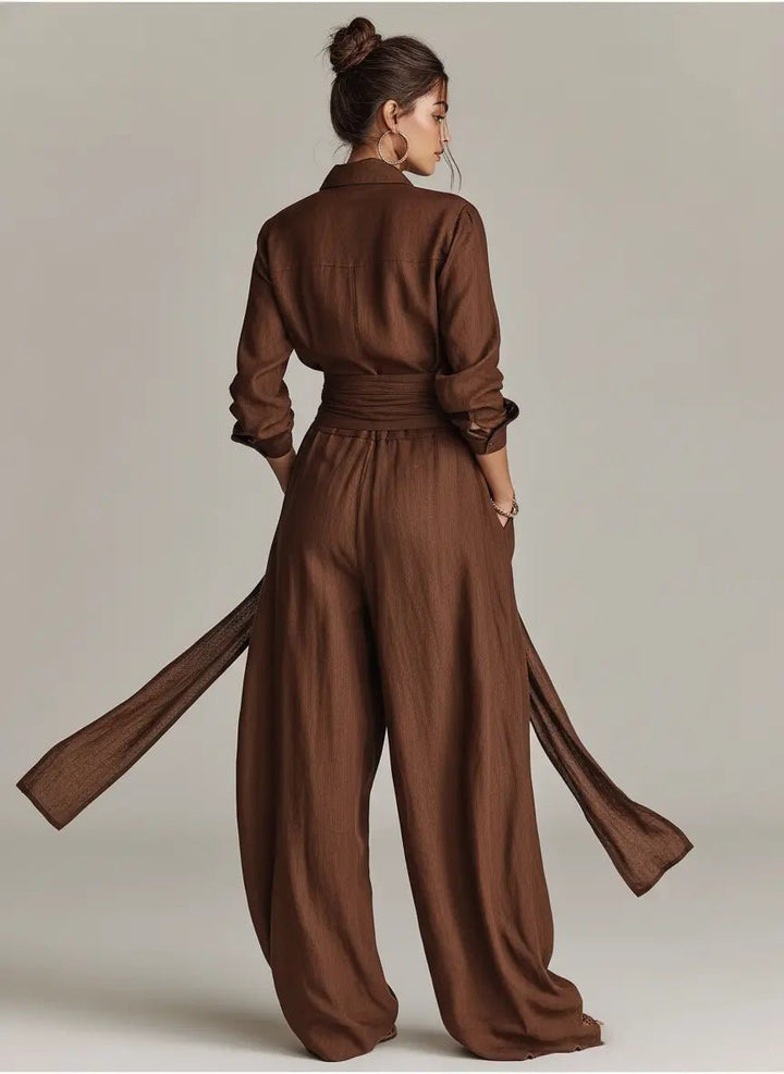 Stilvoller Damen Jumpsuit mit weitem Bein, Langarm, Hemdkragen & Bindegürtel. Eleganter Overall für jede Mode.