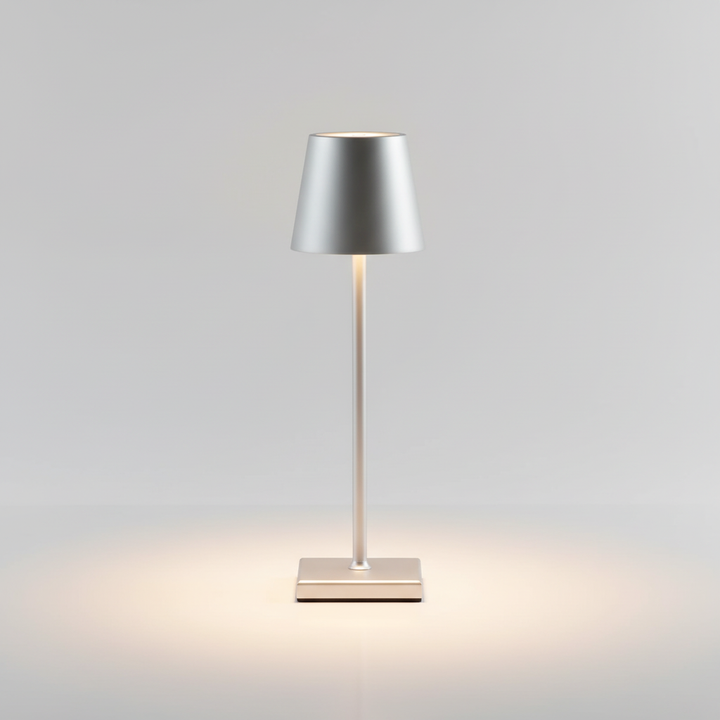 Luminest kabellose Aluminium LED Tischlampe, dimmbar. Akku-betrieben für flexibles Lichtdesign überall.