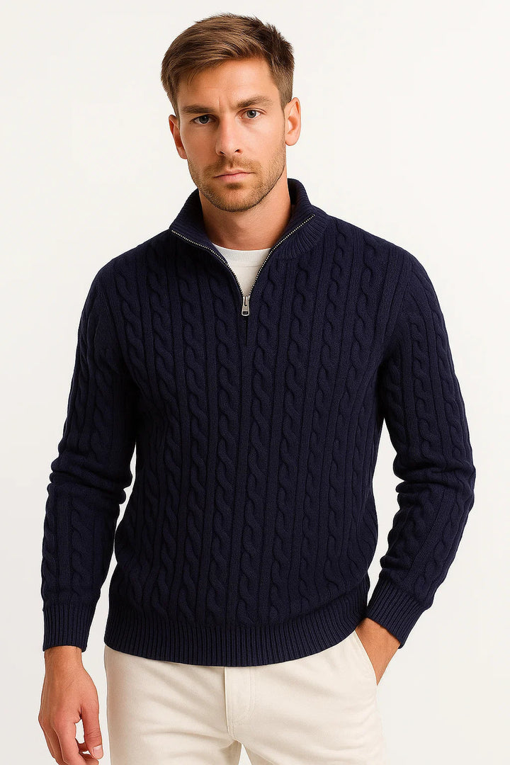 Herren Strickpullover mit Zopfmuster, eleganter Reißverschluss-Kragen. Bequemes Langarm-Oberteil für Frühlingsmode.