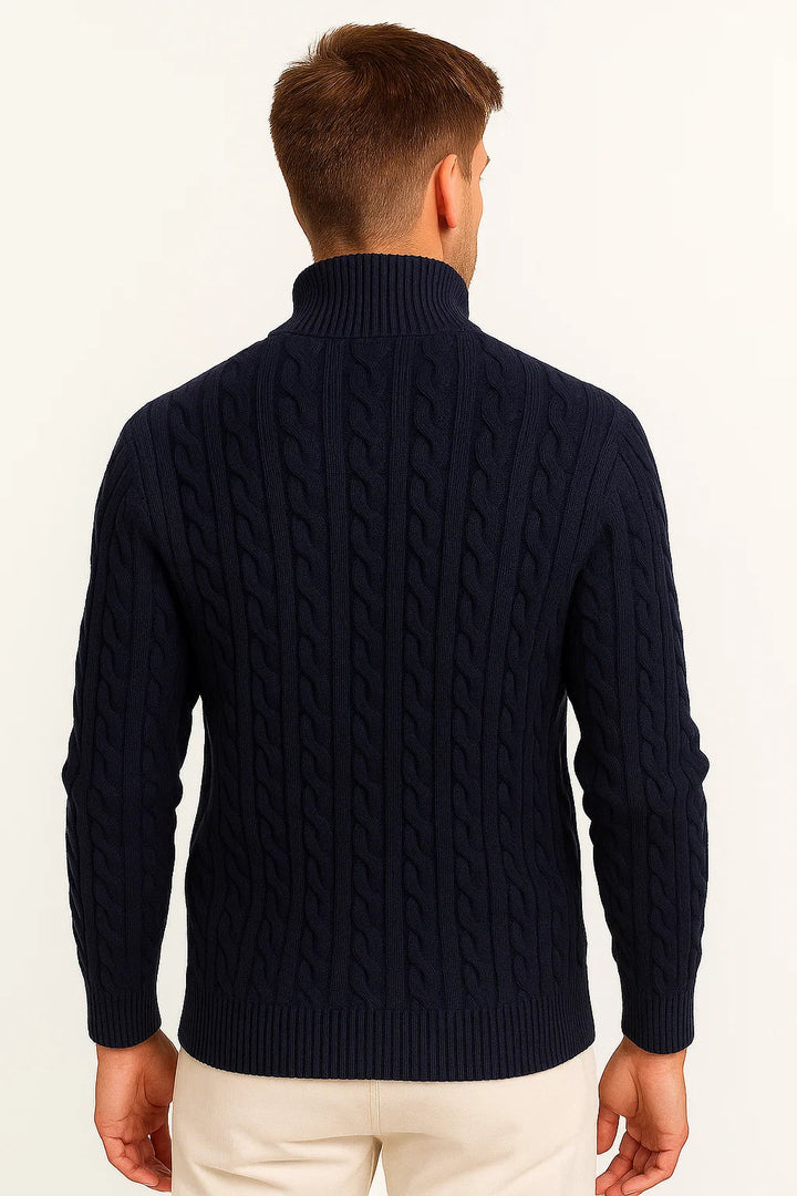 Vielseitiger Herren Strickpullover mit Zopfmuster. Reißverschluss-Kragen, Langarm-Oberteil. Ideal für Frühling und Freizeit.