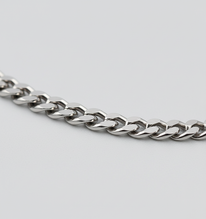 Robuste Herren Halskette: klassische Gliederkette in glänzendem Silber. Perfekt für Männermode.