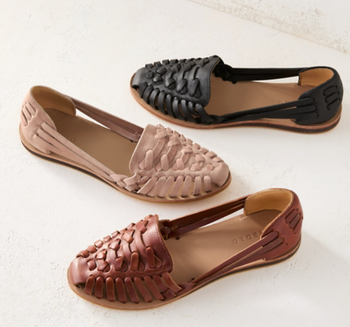 Modische Frühlings-Komfortsandalen für Damen. Leicht, bequem und stilvoll – ideale Alltagsschuhe.