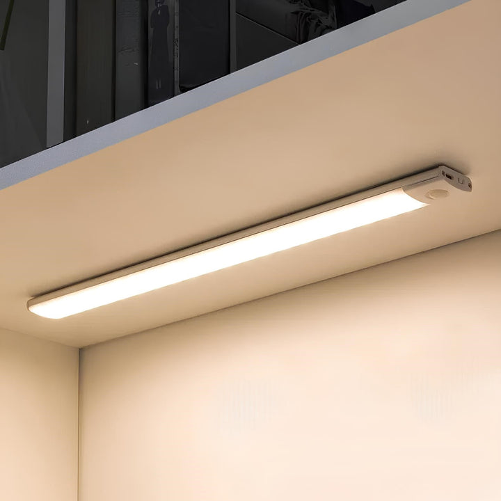 LED Unterschrankbeleuchtung mit Bewegungssensor, kabellos & magnetisch, für Küche & Werkstatt.