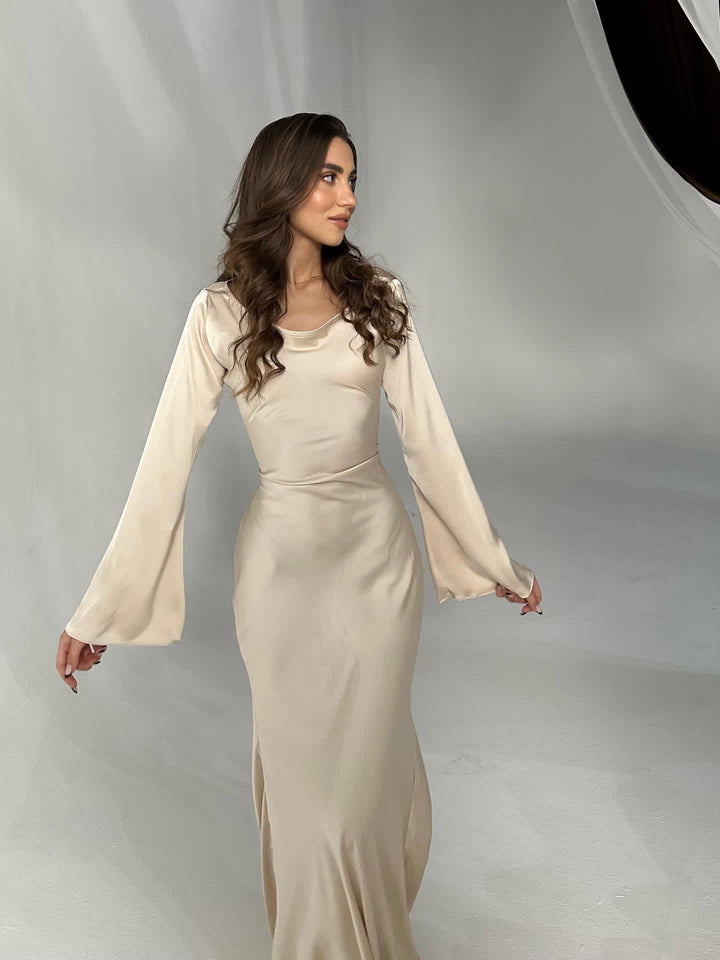 Damen Langarm Maxikleid, elegantes Design, A-Linie, schmeichelhafte Passform.