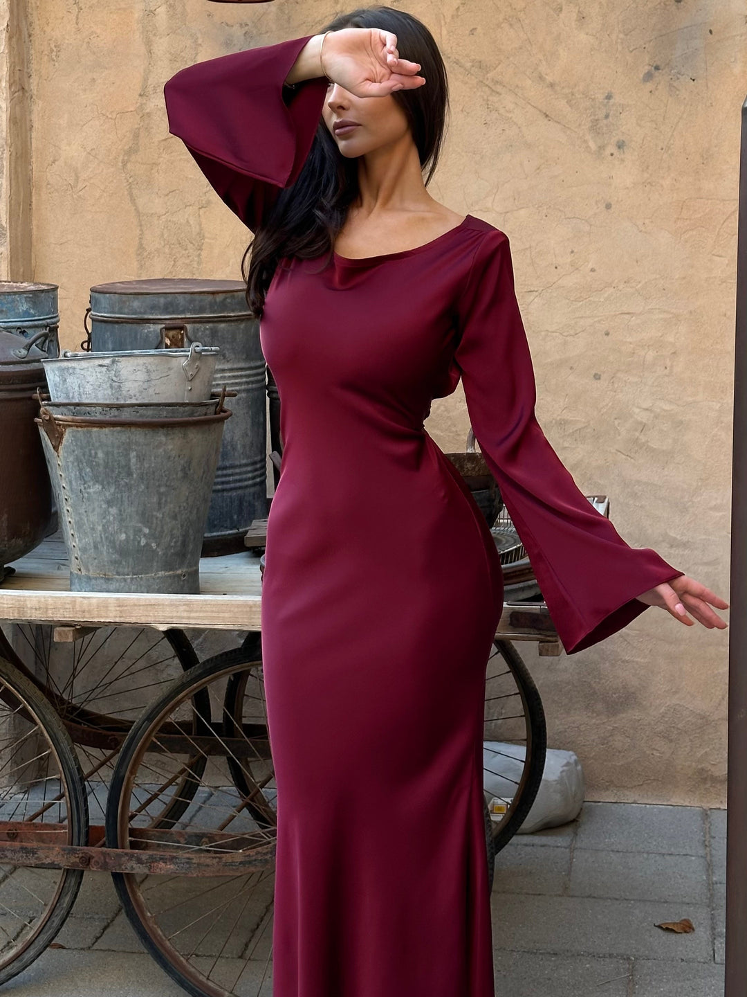 Stilvolles Damen Abendkleid, Langarm Maxikleid, Empire-Taille, festlich.