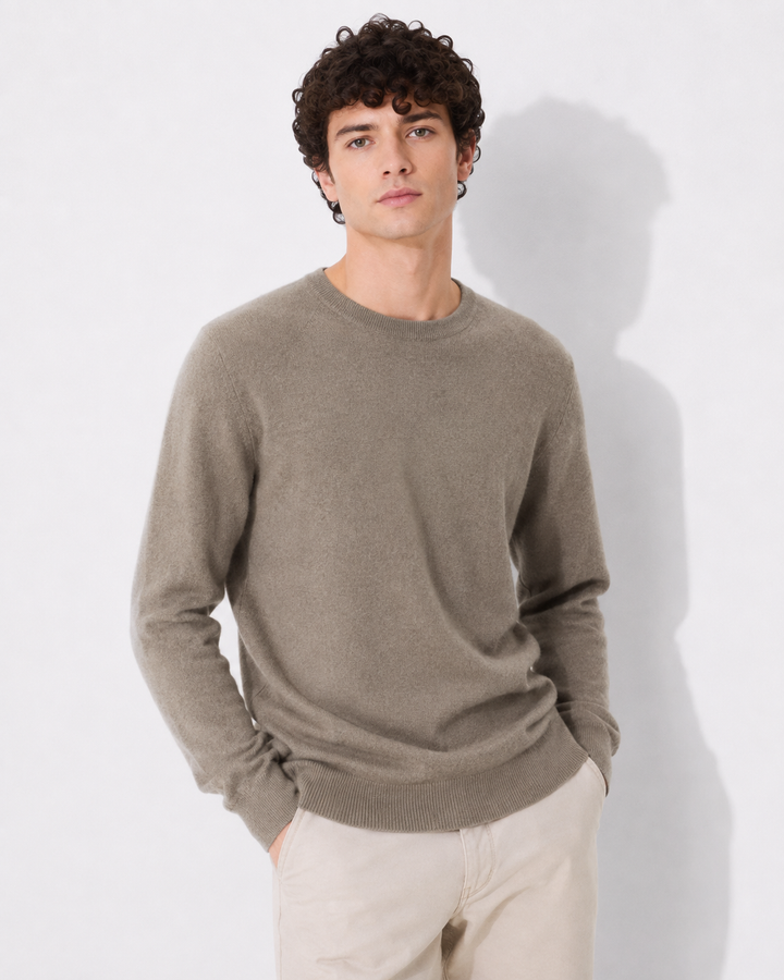 Gemütlicher Damen Pullover mit hohem Kragen & langen Ärmeln. Zeitloser Stil für Winter & kühle Tage. Komfortables Oberteil.